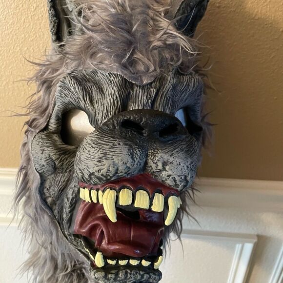 Scary Wolf Mask - Picture 14 of 16
